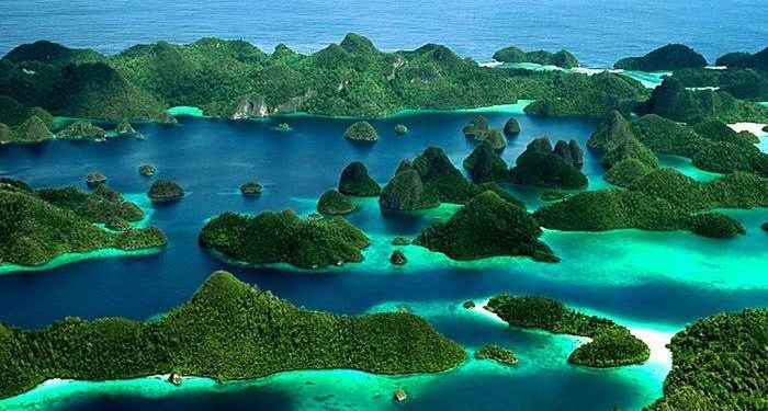 7+ Tempat Wisata Terindah di Indonesia yang Terkenal